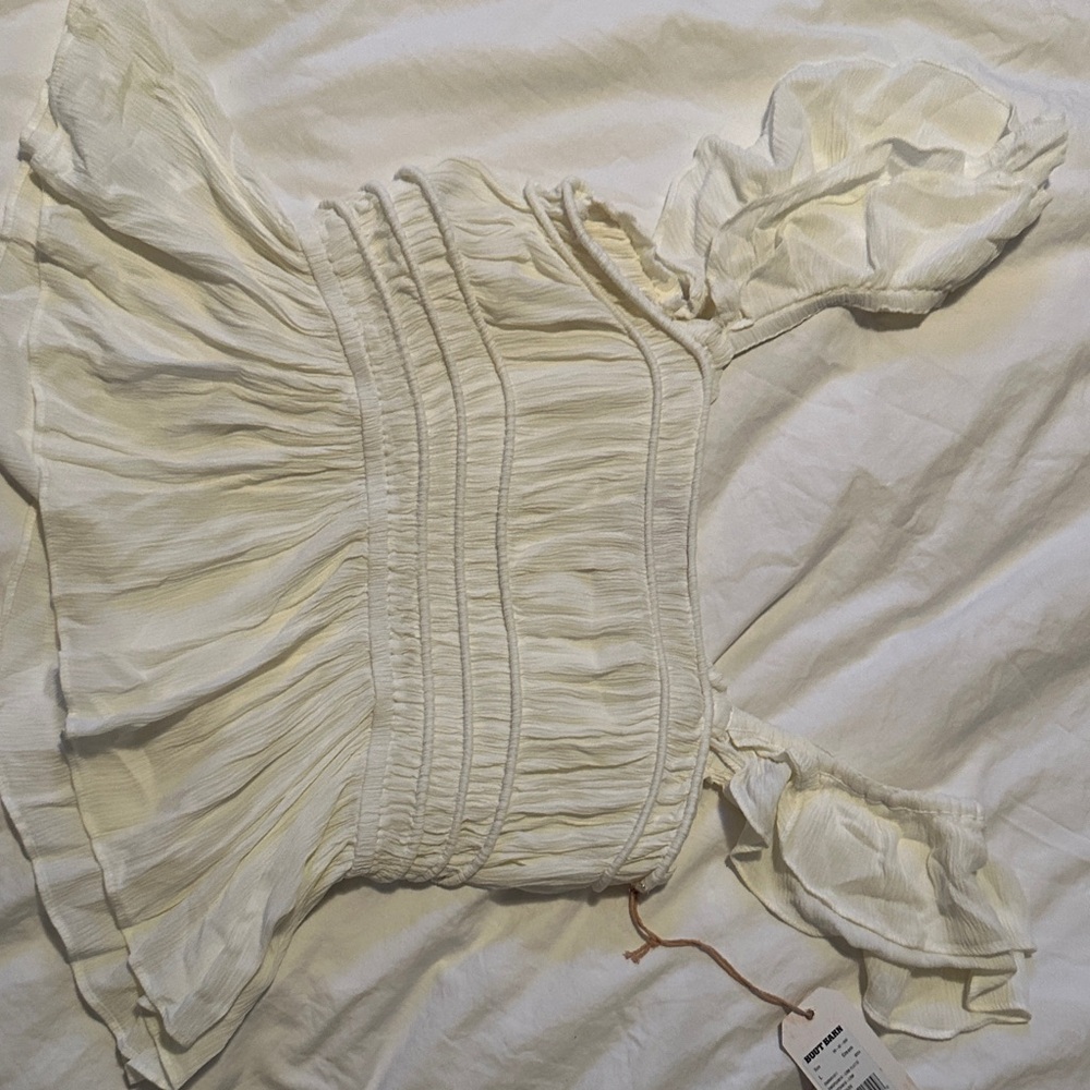New with tags Shyanne Country Cream Ruffled Women's Top purchased from Boot Barn - Picture 5 of 6